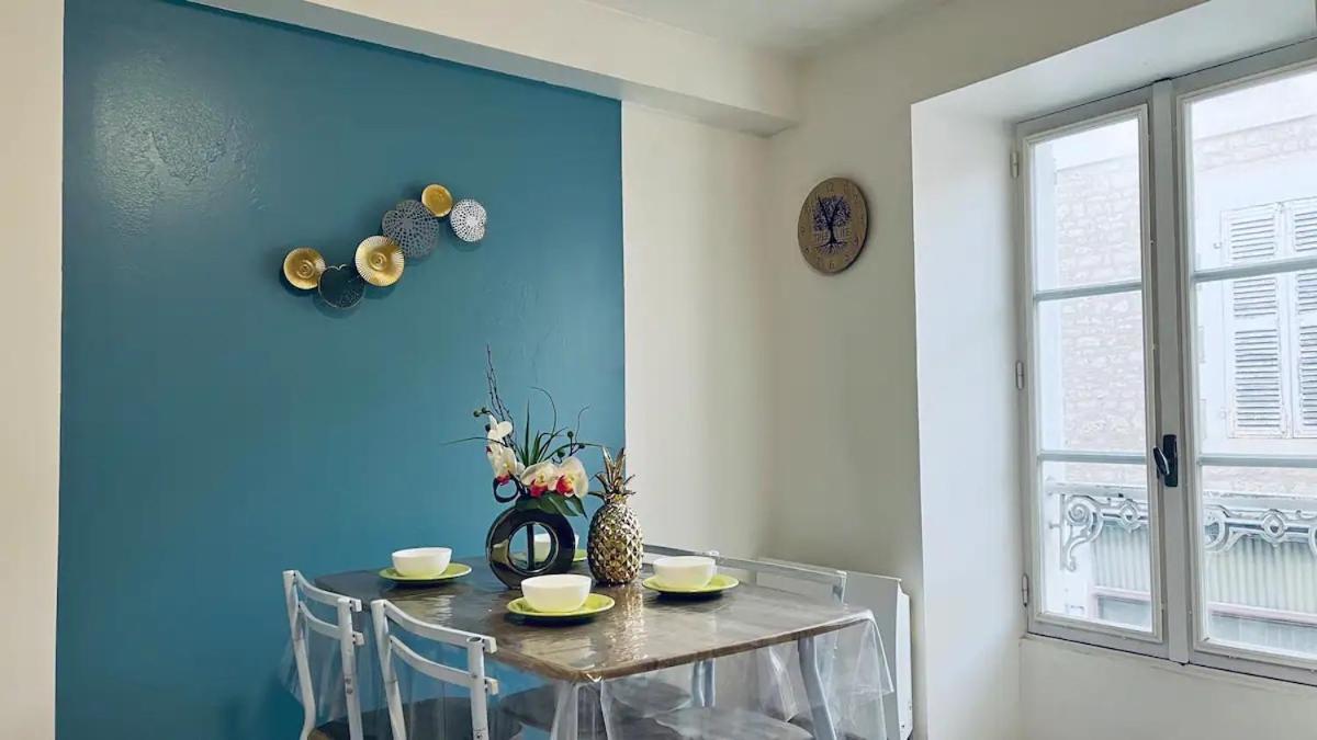 Jolie Appartement 2 Chambres 65M2 Au Centre Ville Fontenay-le-Comte Zewnętrze zdjęcie